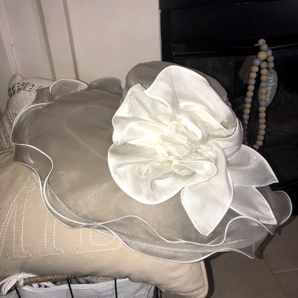 Large hat - Picture 4 of 7